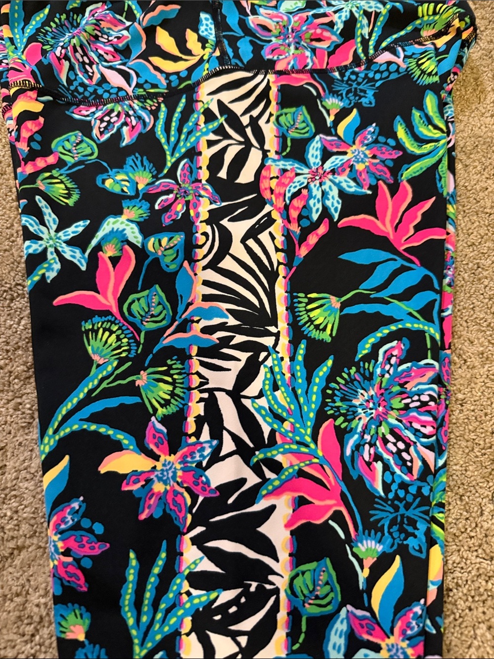 Lilly Pulitzer Luxletic Leggings- Onyx Tropical Glow - Picture 4 of 5